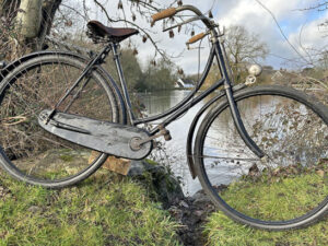 LOT 86 1896 BEESTON HUMBER LADIES SAFETY 