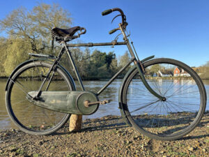 LOT 57 1912 GOLDEN SUNBEAM FOR GENTLEMEN - DARK GREEN ENAMEL