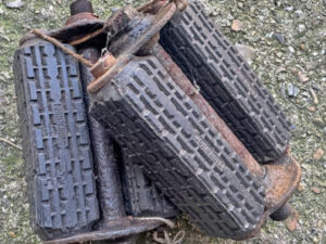 LOT 38 1940 JOHN BULL HEAVY DUTY MILITARY BICYCLE PEDALS (WW2)