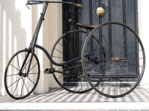 LOT 17 1888 TOWNEND JUVENILE TRICYCLE (HUMBER CRIPPER)