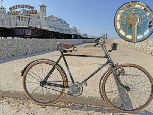 LOT 78 1937 ARSENAL GENTS BICYCLE